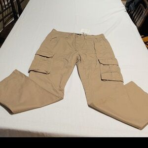 34/30, NWT, Khaki cargo pants